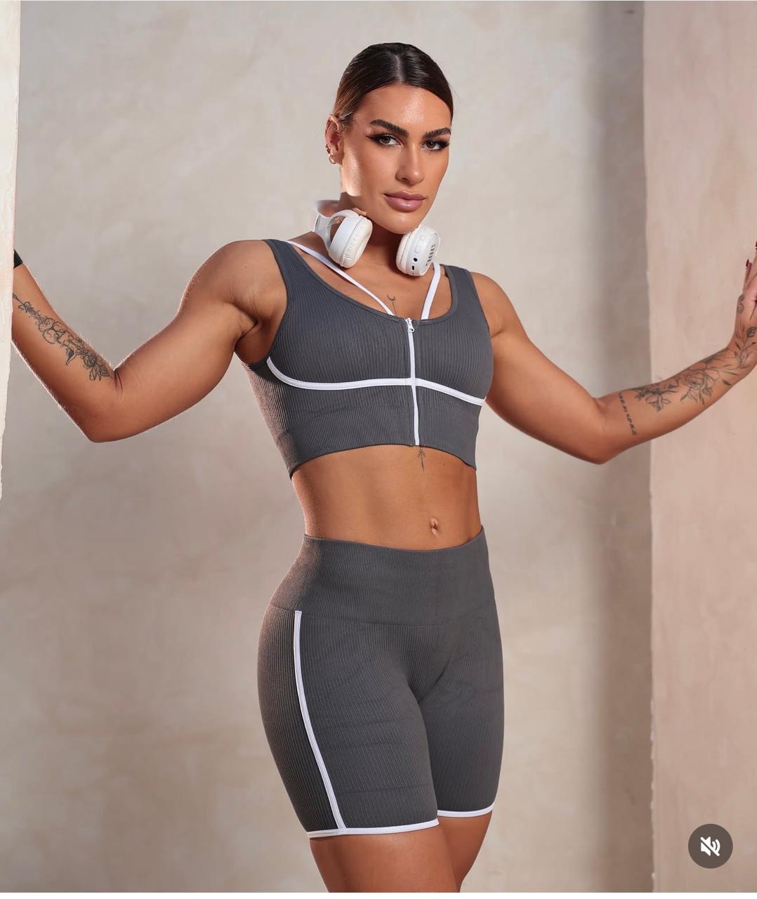 Conjunto academia short leg e top