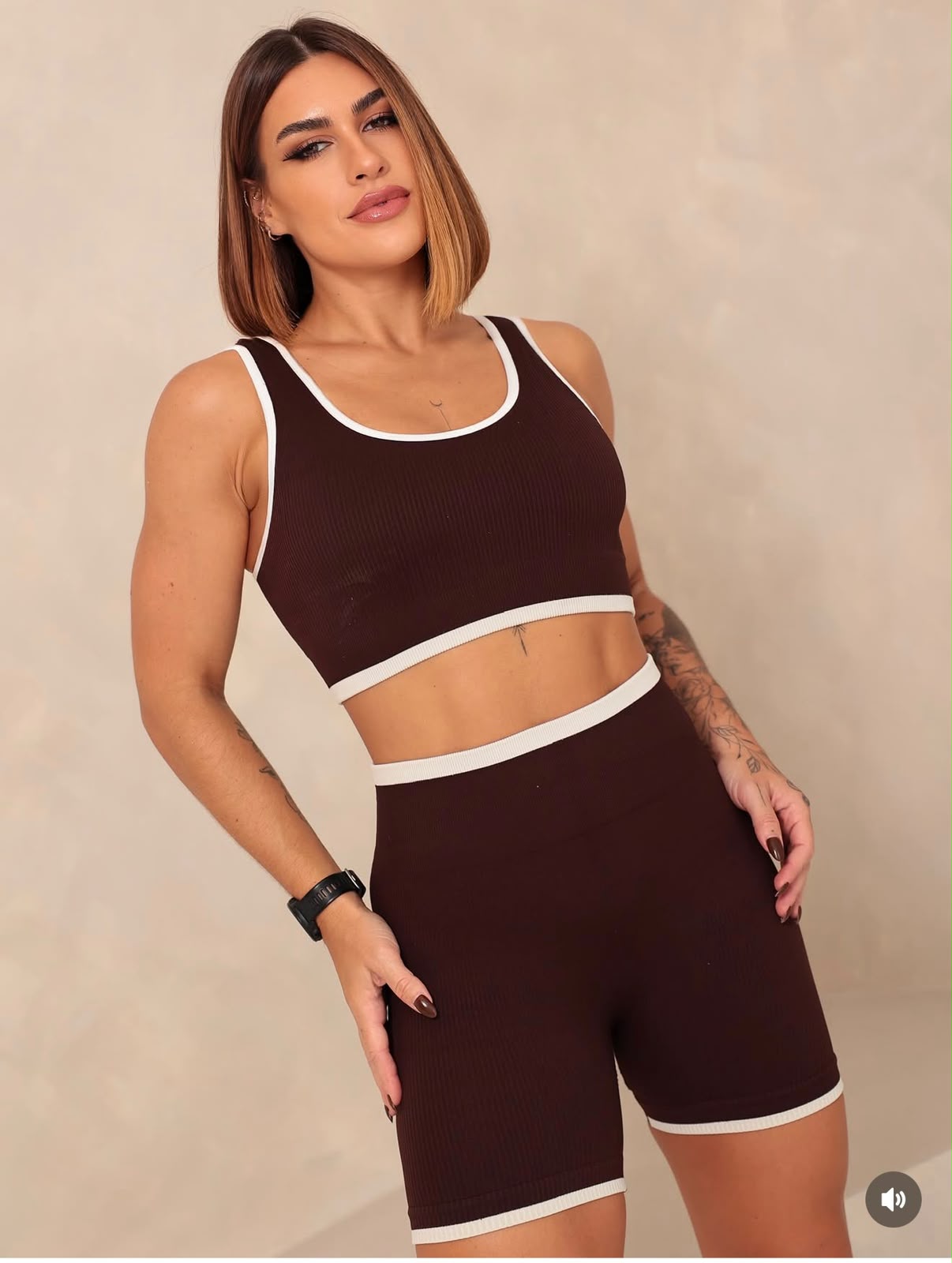Conjunto academia short leg e top com vies contrastante